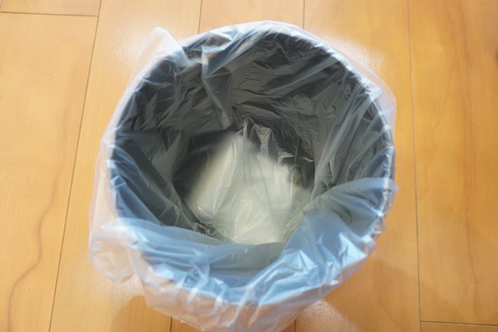 あとは下からくっついてきた新しい袋をセットするだけ