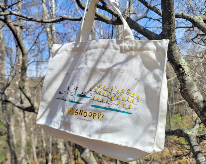 スヌーピー トートバッグ（935円）