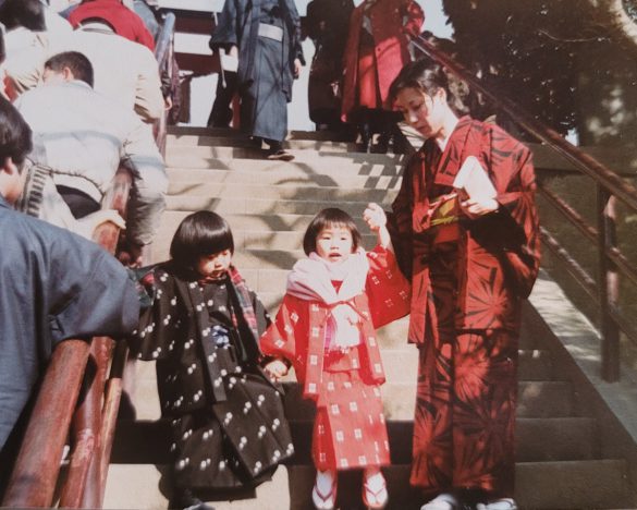 左から、兄、私、母。叱られた記憶がほとんどありません