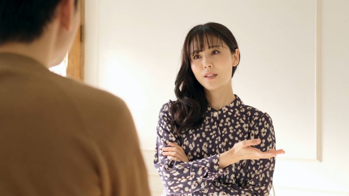 言い合いする男女