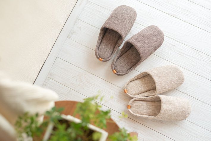並べられたスリッパ