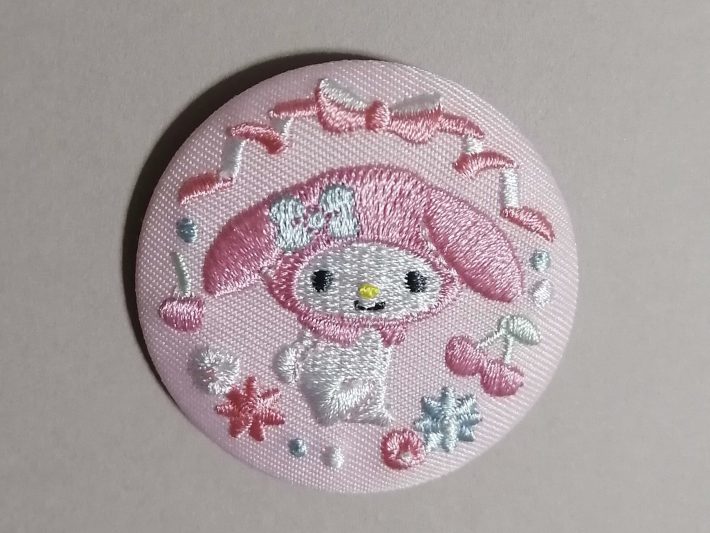 サンリオ　缶バッジ　ビスケット