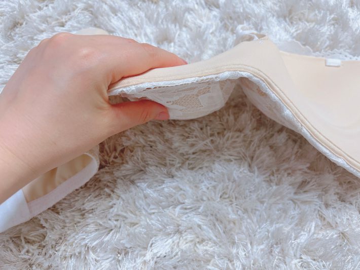 ストラップレスブラジャー