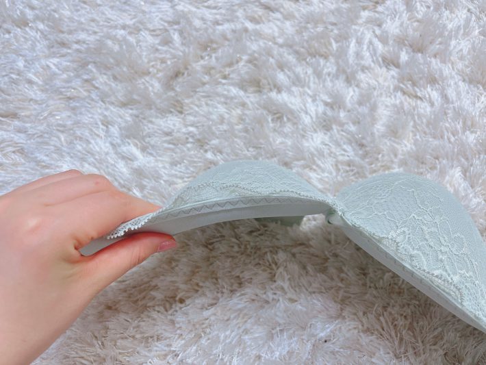 ストラップレスブラジャー