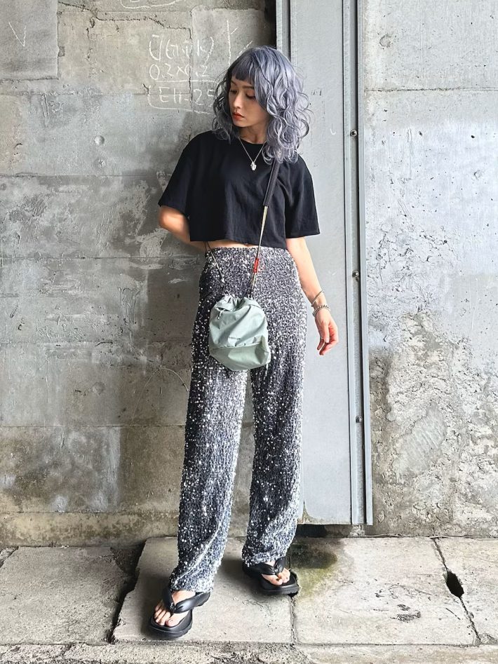 ショート丈トップスのコーディネート