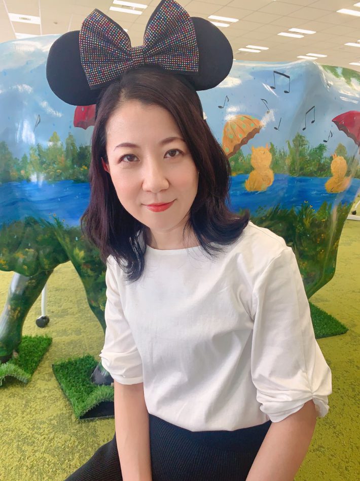 テーマパークの耳カチューシャ写真