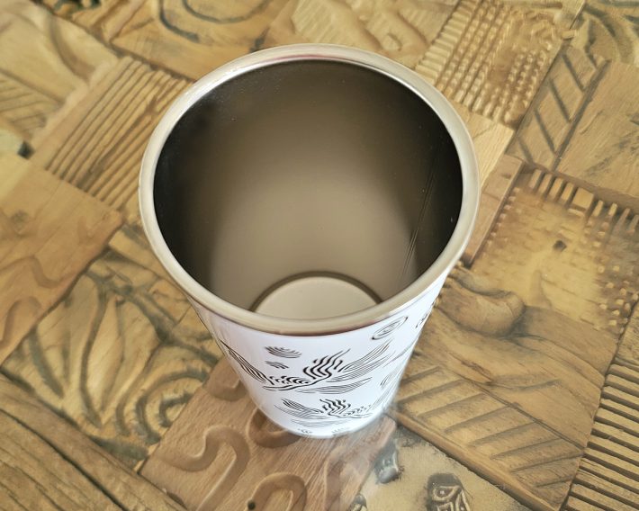 このシンプルさが使いやすく、自宅で冷たいドリンクを飲むときに活躍しそうです