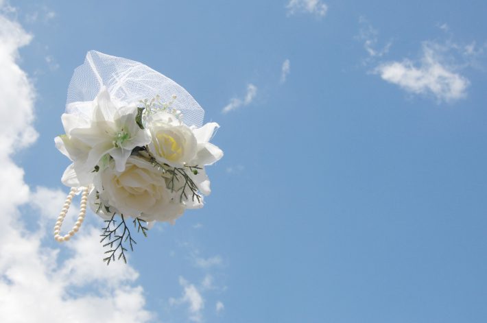 青空にブーケトス