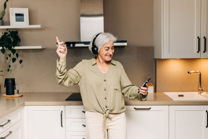 ダンスする女性