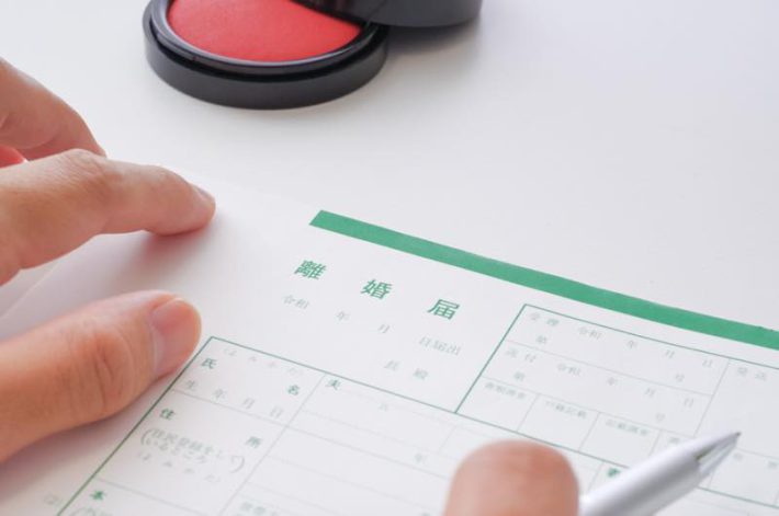 男尊女卑依存症社会