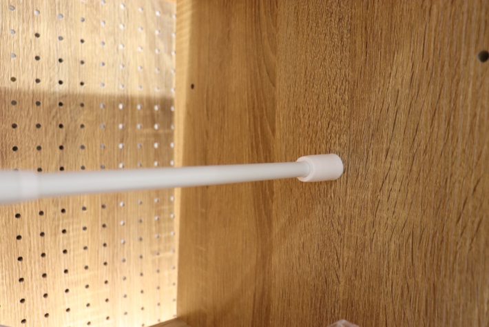 バネ式のつっぱり棒