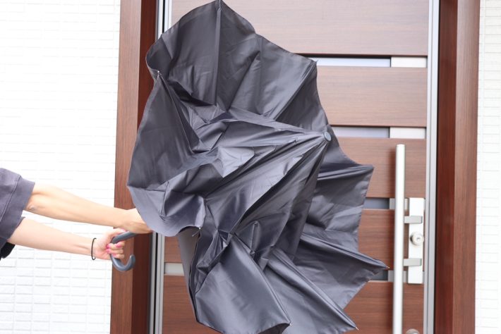 3COINSの逆開き傘（税込1100円）