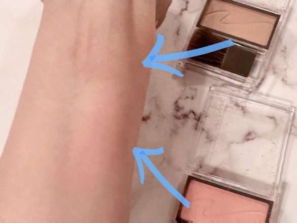 上から、シナモンブラウン、フォギーローズ