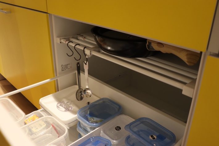 棚として使ったり、S字フックを引っ掛けたり