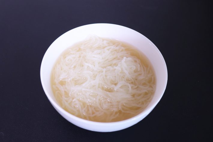 具材は乗せずに実食