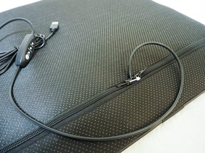 3coins_blowingcushion_230614