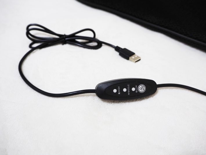 3coins_blowingcushion_230614