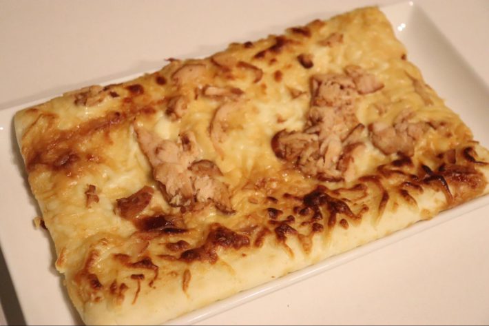 オーブンでそのまま焼けるピザ 照り焼きマヨチキン