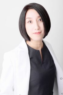 雑賀　知歩先生