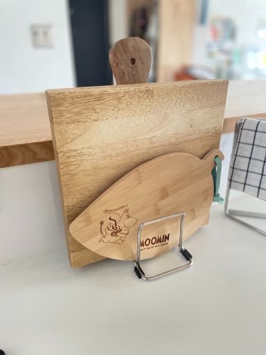 ムーミンのリーフ型カッティングボード