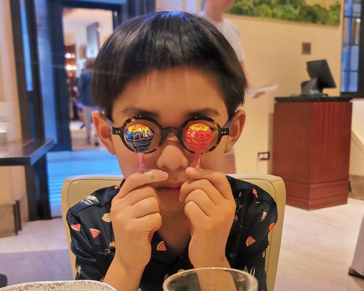 子どもがお菓子ばかり食べて心配。その悩み、どう解決しますか？