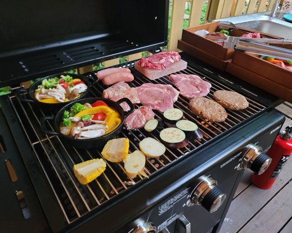 子どもたちをキャンプに連れて行って、お菓子ばかり食べていることなどないはず！