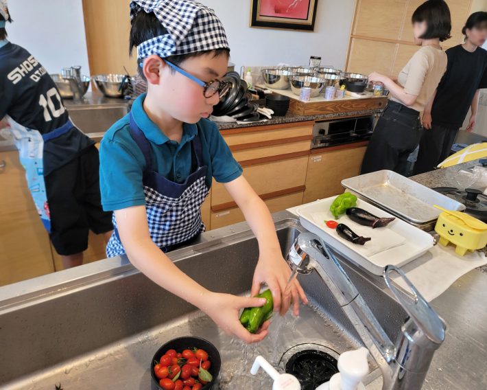 一緒に野菜料理を作ってみる