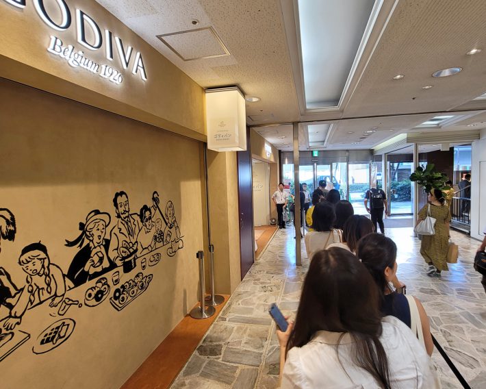 整理券には各時間帯で番号がついていて、番号順に並ぶルールになっています