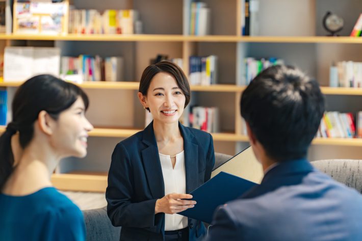 プレゼン　女性