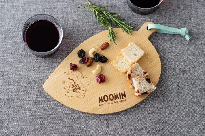 ムーミンのリーフ型カッティングボード