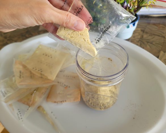 ひとつひとつスパイスを加えていく