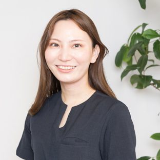 大久保　里紗先生