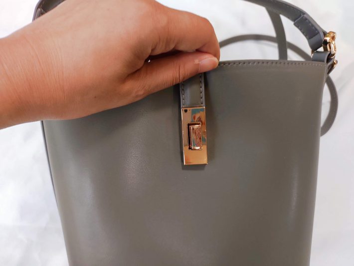 H＆M「クロスボディバッグ」