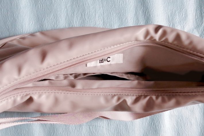 UNIQLO:Cのレザータッチラウンド