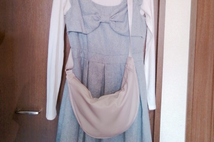 UNIQLO:Cのレザータッチラウンド