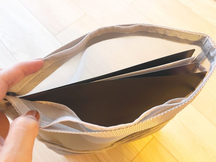 A4サイズのファイルがすっぽり収まる