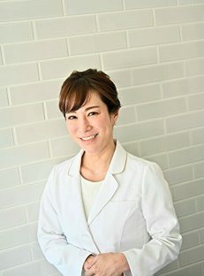 篠田　令奈先生