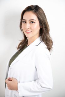 家崎　朱梨先生