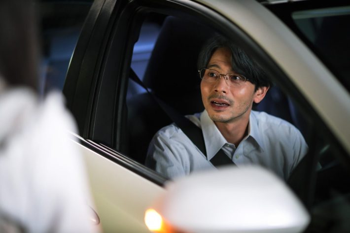 土曜ナイトドラマ『泥濘の食卓』2話より ©テレビ朝日