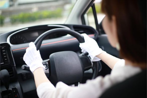 自動車　運転　女性ドライバー
