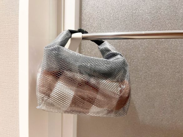 バーなどに提げることも可能