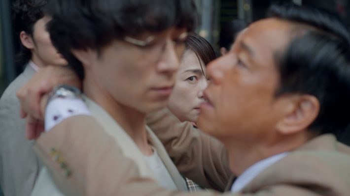 「くすぶり女とすん止め女」