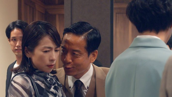 「くすぶり女とすん止め女」