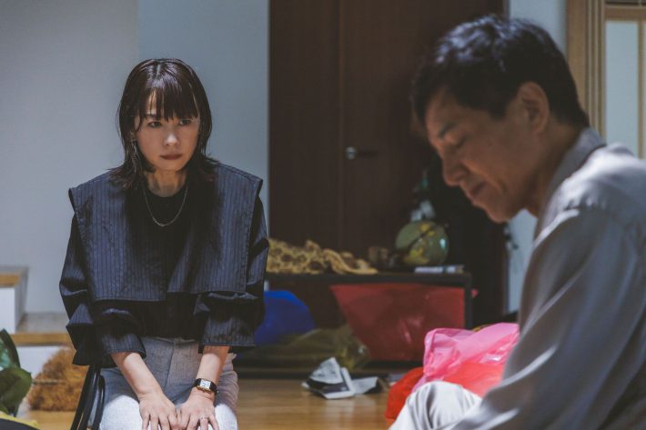 「くすぶり女とすん止め女」