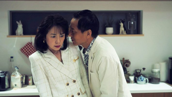 「くすぶり女とすん止め女」