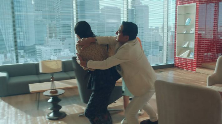 「くすぶり女とすん止め女」