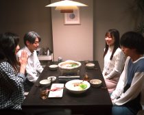 土曜ナイトドラマ『泥濘の食卓』4話より ©テレビ朝日