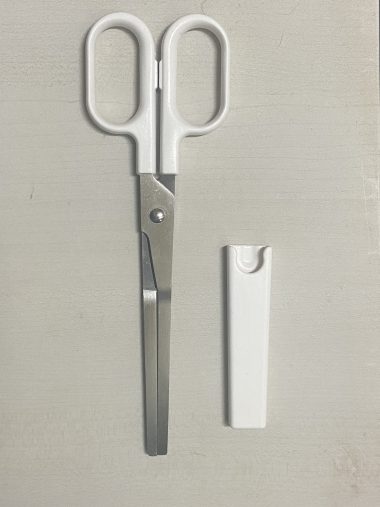 ヤクセル「れとらくはさみ」