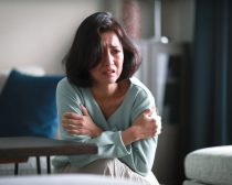 土曜ナイトドラマ『泥濘の食卓』8話より ©テレビ朝日