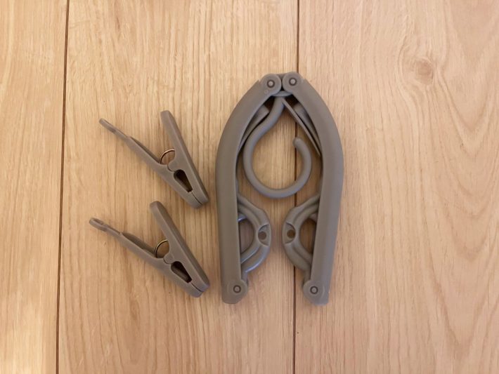 折りたたみハンガー（ピンチ付）